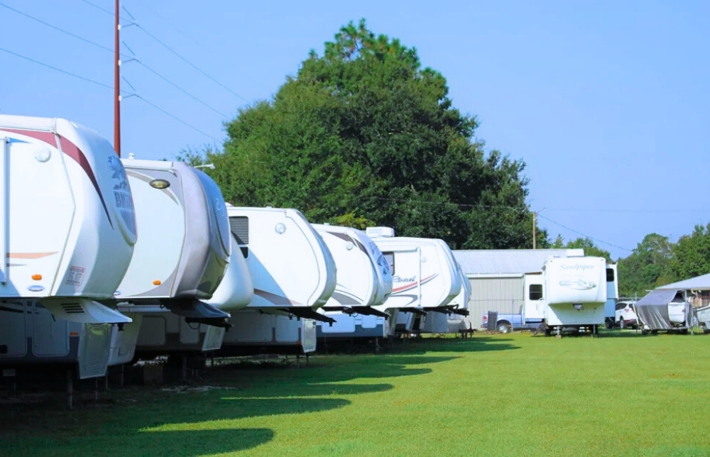 RV parking at self storage in Elberta AL